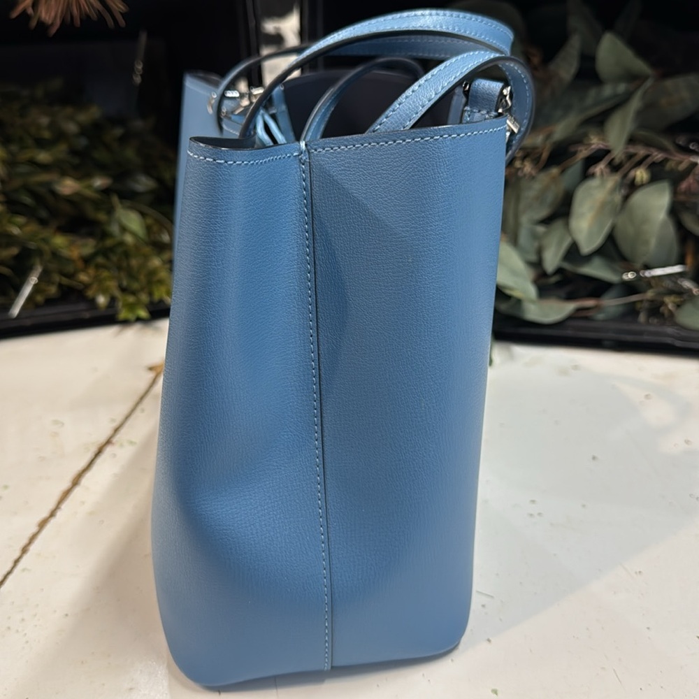Blue Kate Spade small to medium sized purse - Picture 4 of 9